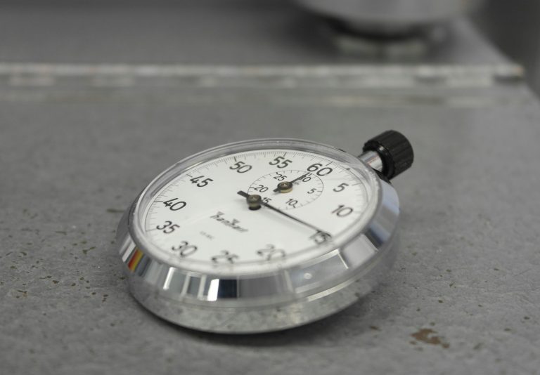 A stopwatch reading 15, used to illustrate how small samples in sports stats keep producing premature conclusions.